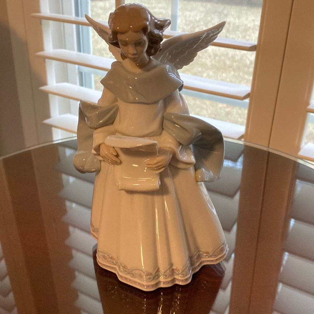 Lladro Angelic Cantor Rejoice angel tree topper